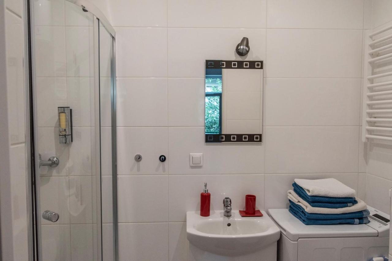 Old Cracow Apartment Mazowiecka 11 Красков Екстериор снимка